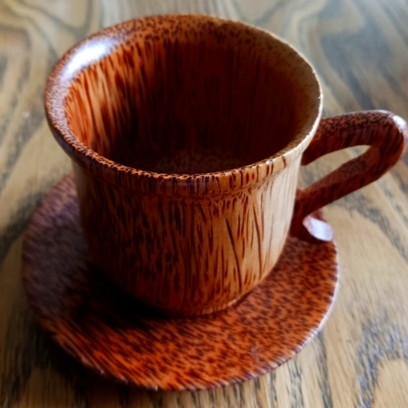 Coconut Wood Teacup - Picture 2 of 6